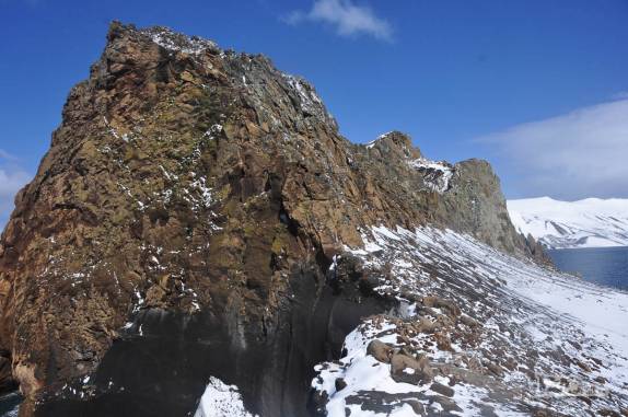Escarpas vulcânicas de Deception Island, na Antártida
